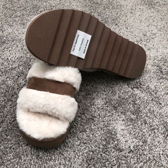 Koolaburra UGG Fuzz’d Out Sandal Women’s Size 9 - Picture 9 of 9